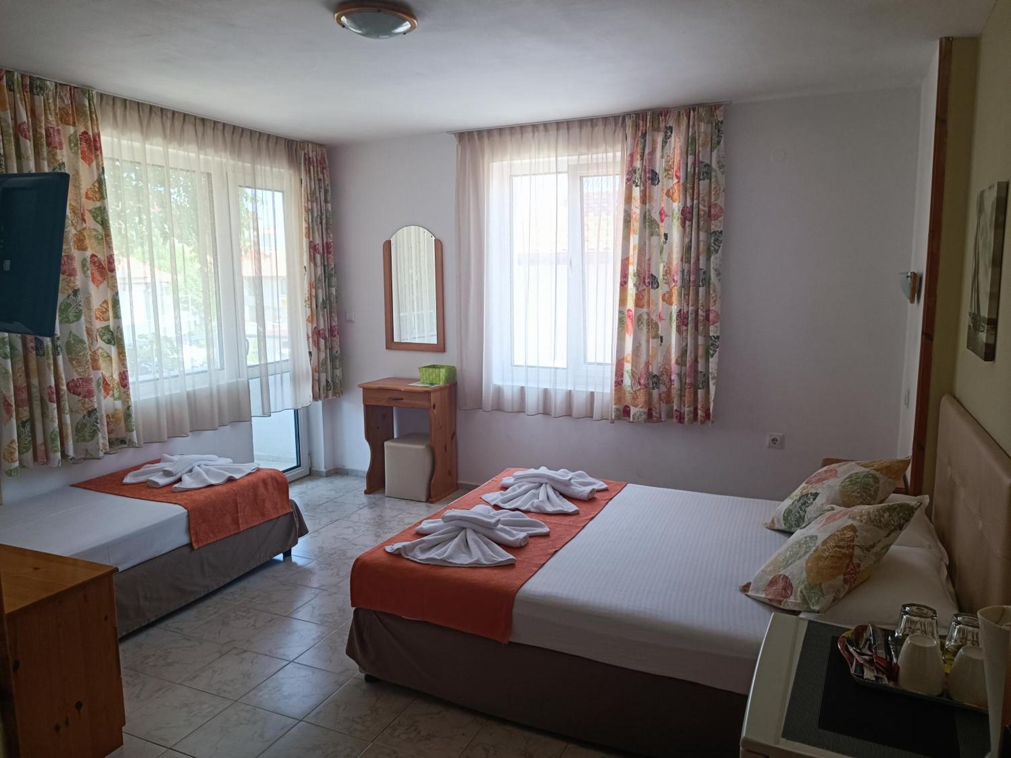 Family Hotel Sofi Sozopol Exterior foto