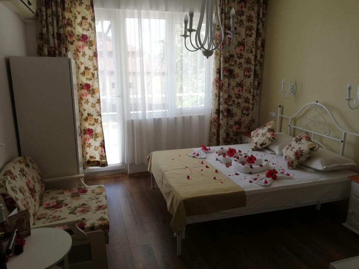Family Hotel Sofi Sozopol Exterior foto